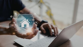 Representación visual de la gestión de siniestralidad laboral y seguridad social en México, destacando la importancia de blindar a la empresa mediante el cálculo preciso de la Prima de Riesgo.